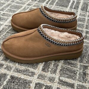 NWOT Ugg Tasman Slippers